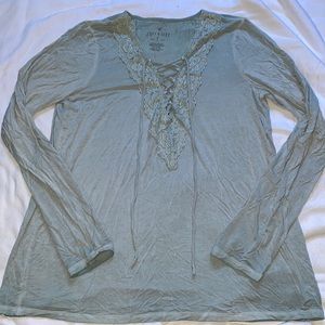 Women’s American Eagle long sleeve shirt